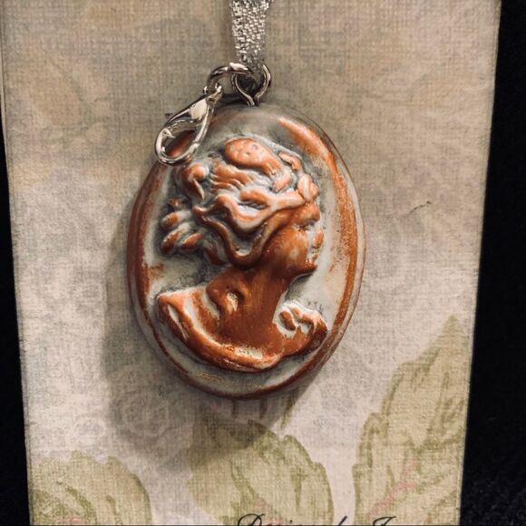Hand crafted Painted Pendant - Picture 1 of 4